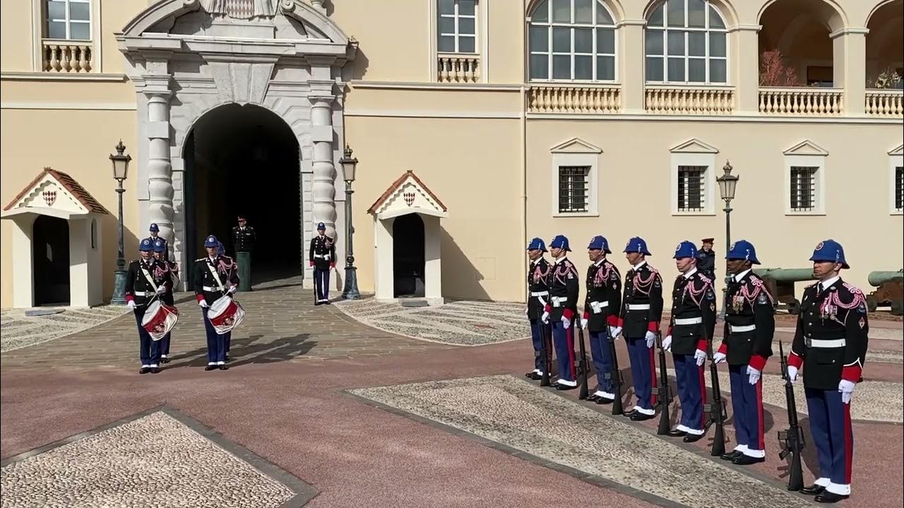 Il cambio della guardia al Palazzo del Principe di Monaco #monaco - YouTube