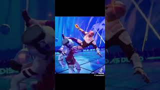 Who Put Gold ship in a Dance Fight 😆