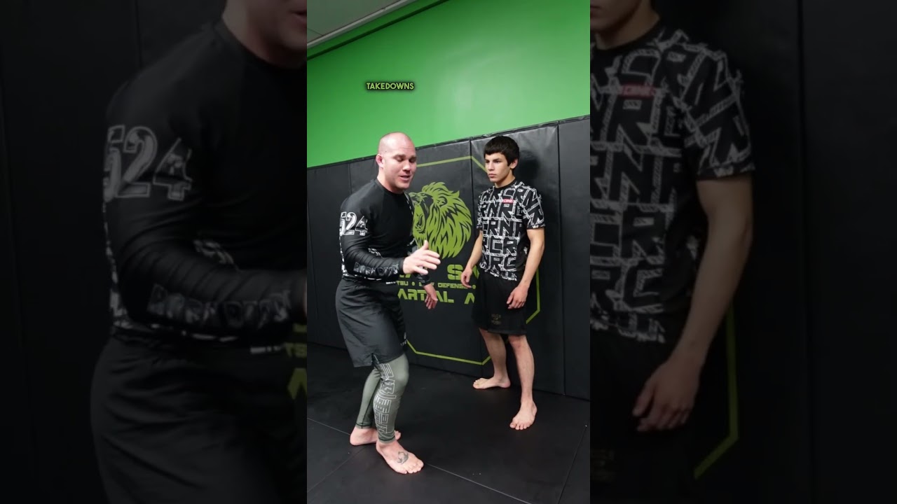 Этот коп боролся