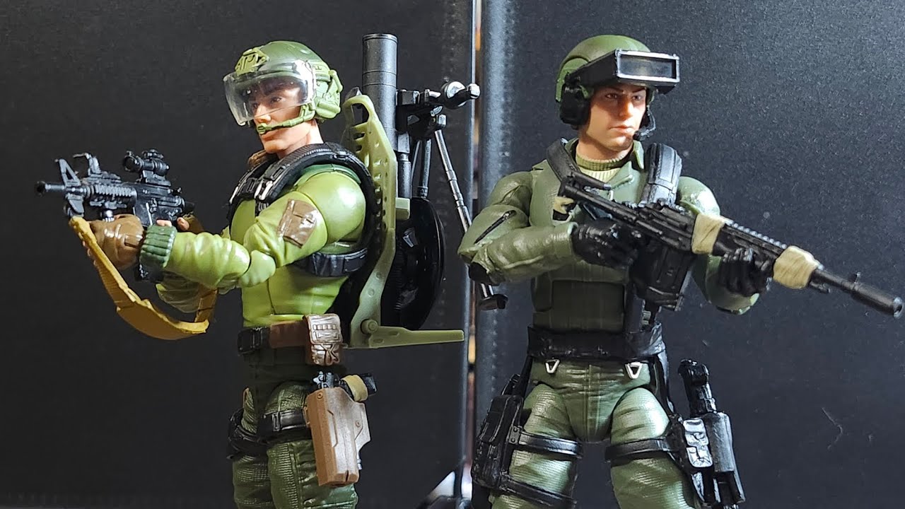 G.I.Joe Classified Series Target Exclusive Steeler and Short Fuse.