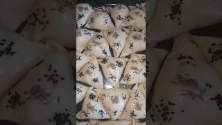 Preparation of uzbek somsa.#shirinliklar #shirintaomlar #salatlar #somsa#dessert#foods#carving#salad