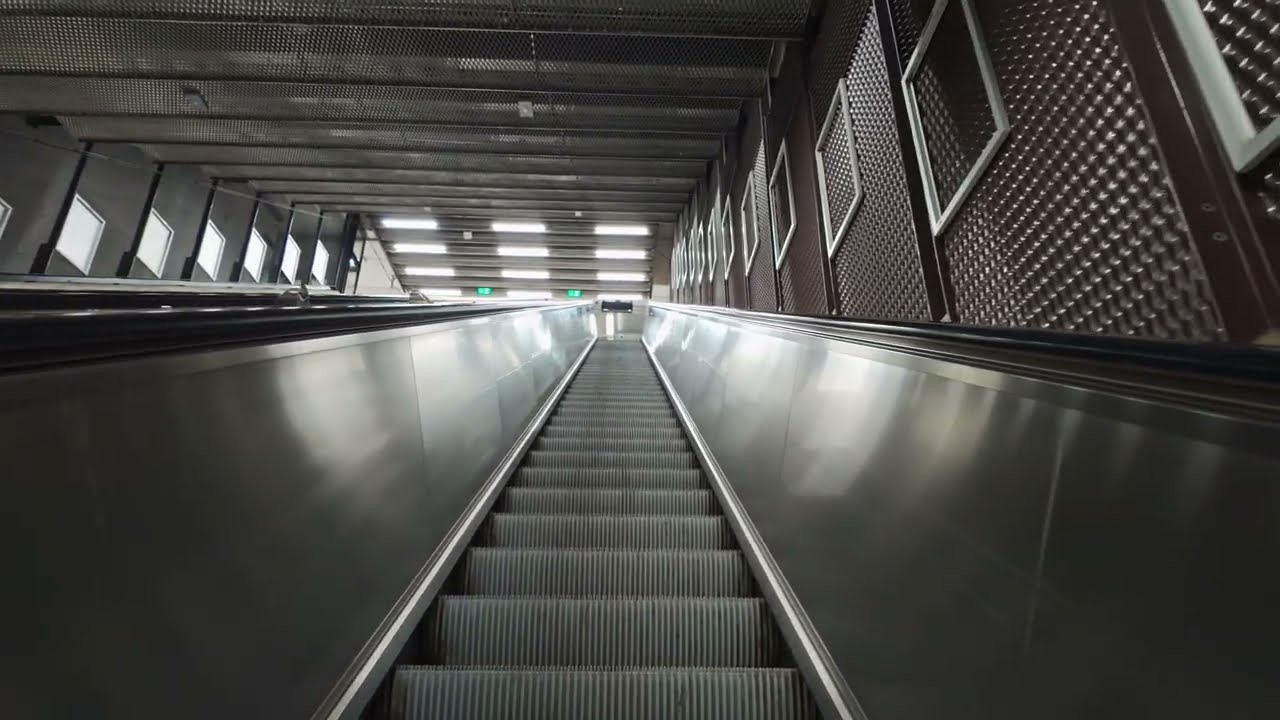 Sweden, Stockholm, Tekniska högskolan Subway Station, 2X escalator, 1X inclined elevator