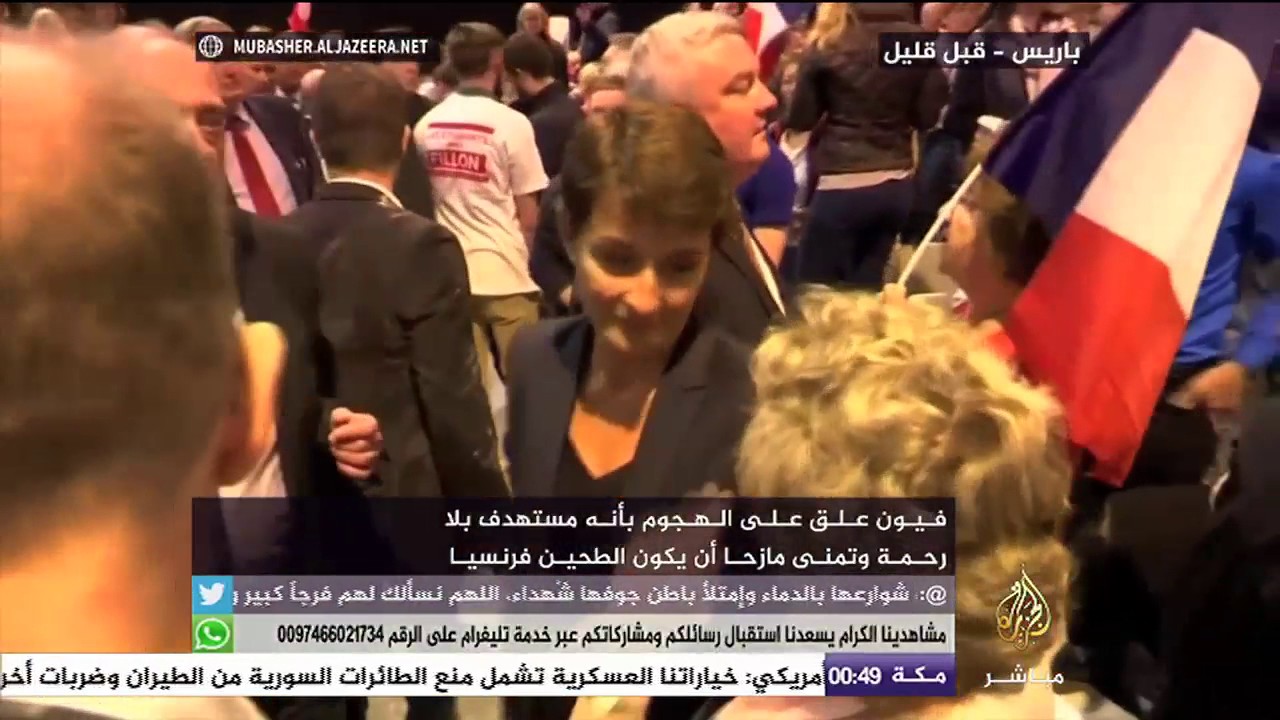 شاب يلقي على وجه فيون بالطحين والأخير يتمنى أن يكون الدقيق فرنسيا