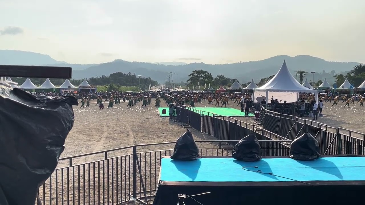 TARI KOLOSAL MODINGGU KONASARA KOLABORASI 1.000 PESERTA KOLOSAL DALAM RANGKA HUT KONUT.