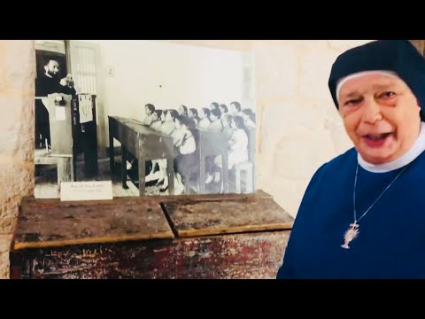 هنا جلس احمد فارس الشدياق والمعل م بطرس البستاني