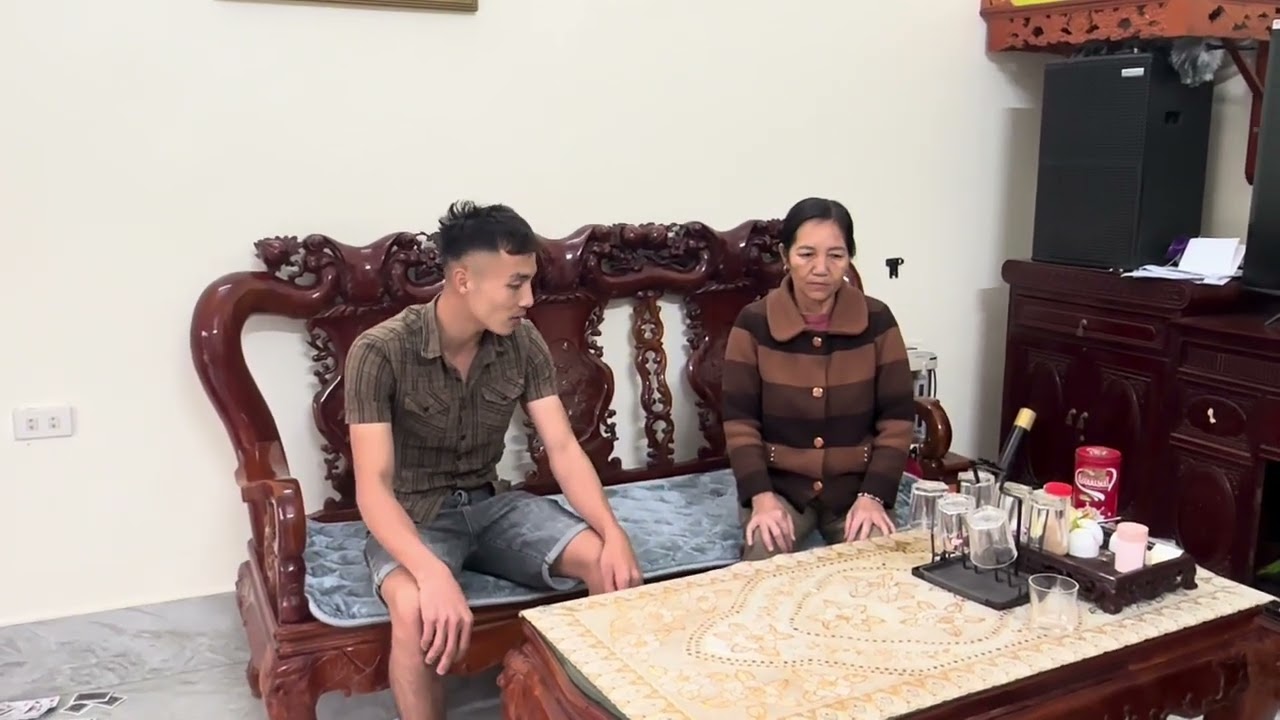 Quá hay. Vương Cho người về để doi tiền 