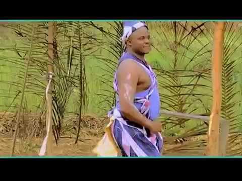 AMANDINE - La Vie Lé Loubou (Offical Music Video)