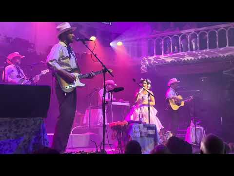 Sierra Ferrell - Don’t Let Me Down (The Beatles cover) | Live Paradiso Amsterdam 2026
