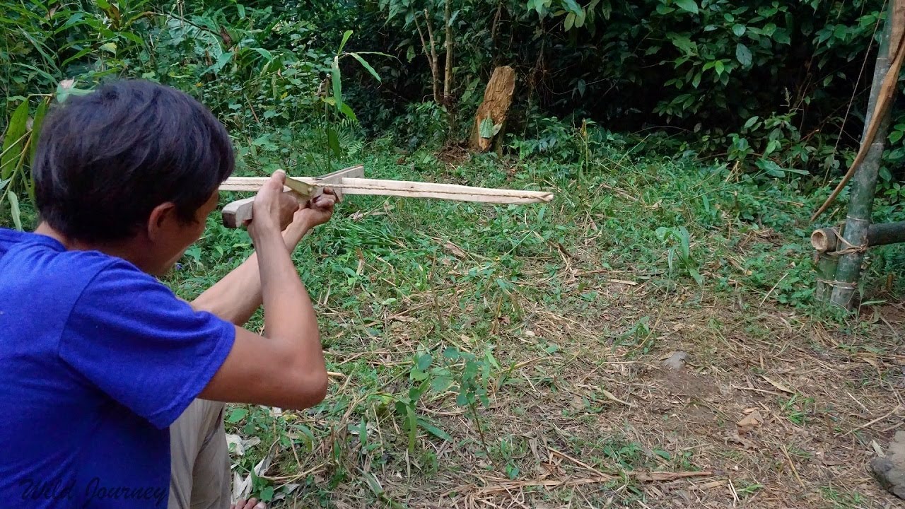 Jungle Survival - Making Hunting Crossbow From Forest Wood | Survival Skills 2019