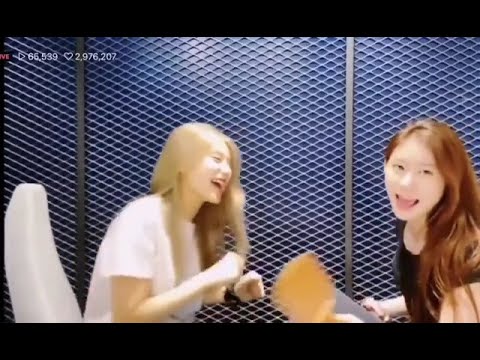 ITZY Yeji (예지) and Chaeryeong (채령) Sing and Dance EXO, GOT7, BLACKPINK and BTS Song