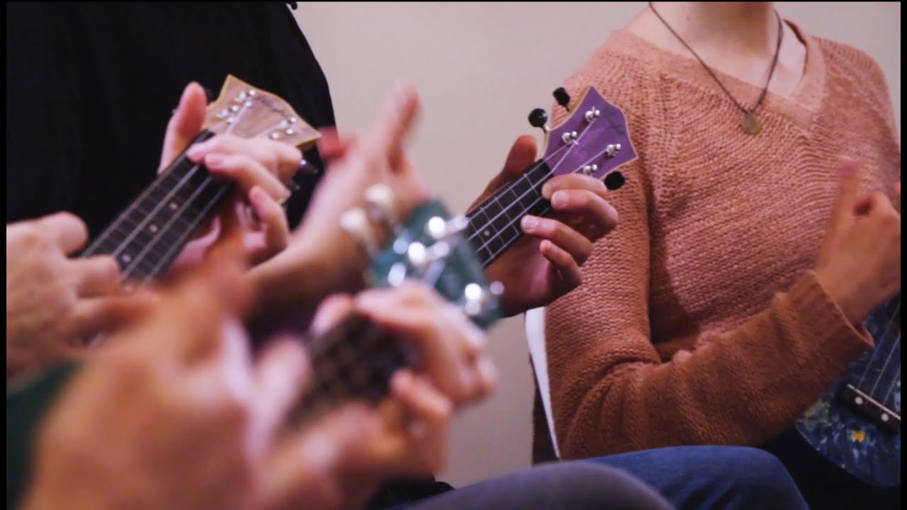Music Builds Teams - Ukulele Team-Building - English Version