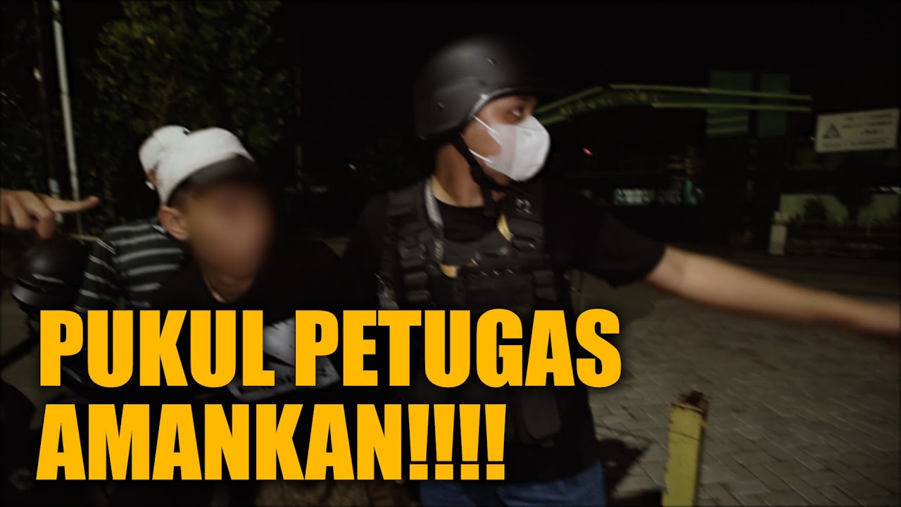 AKSI DRAMATIS PETUGAS SAAT AMANKAN DUA PEMUDA YANG MEMBAWA YouTube