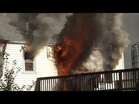 *FIRST LINE STRETCHING* at this basement fire that extends throughout the house Uxbridge, Ma (2013)