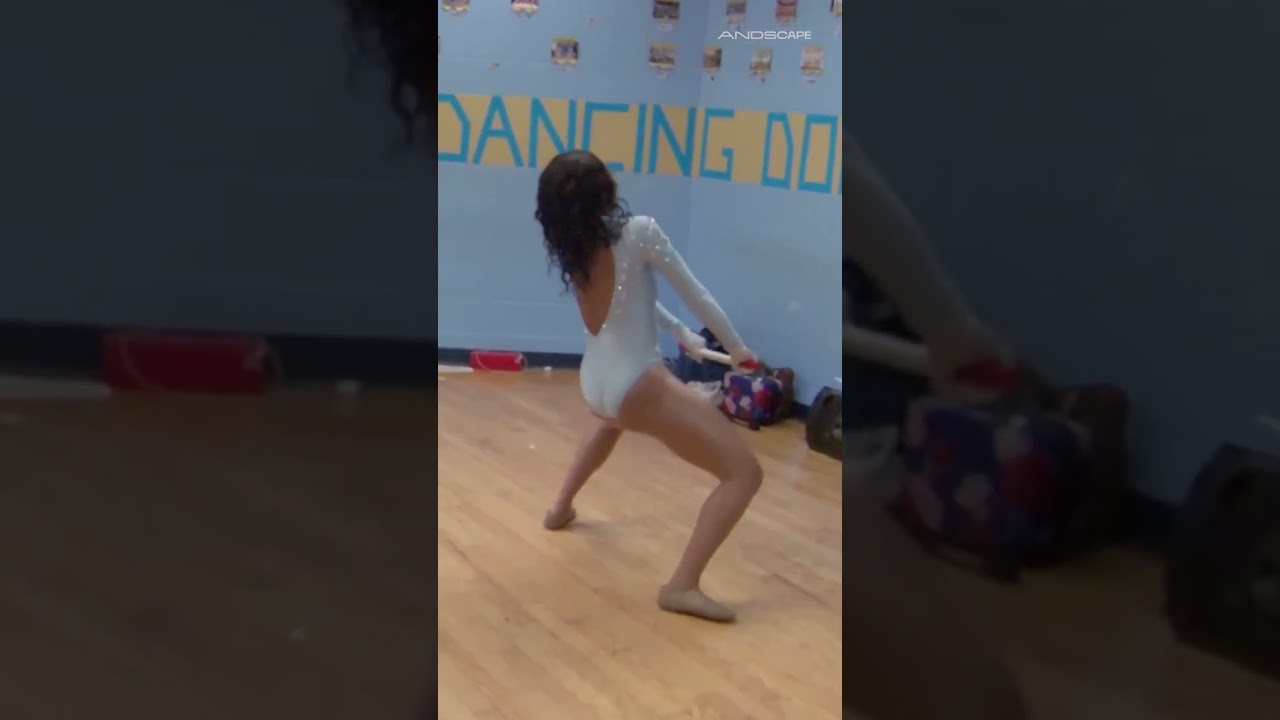 The Fabulous Dancing Dolls have a little fun imitating the Human Jukebox. 