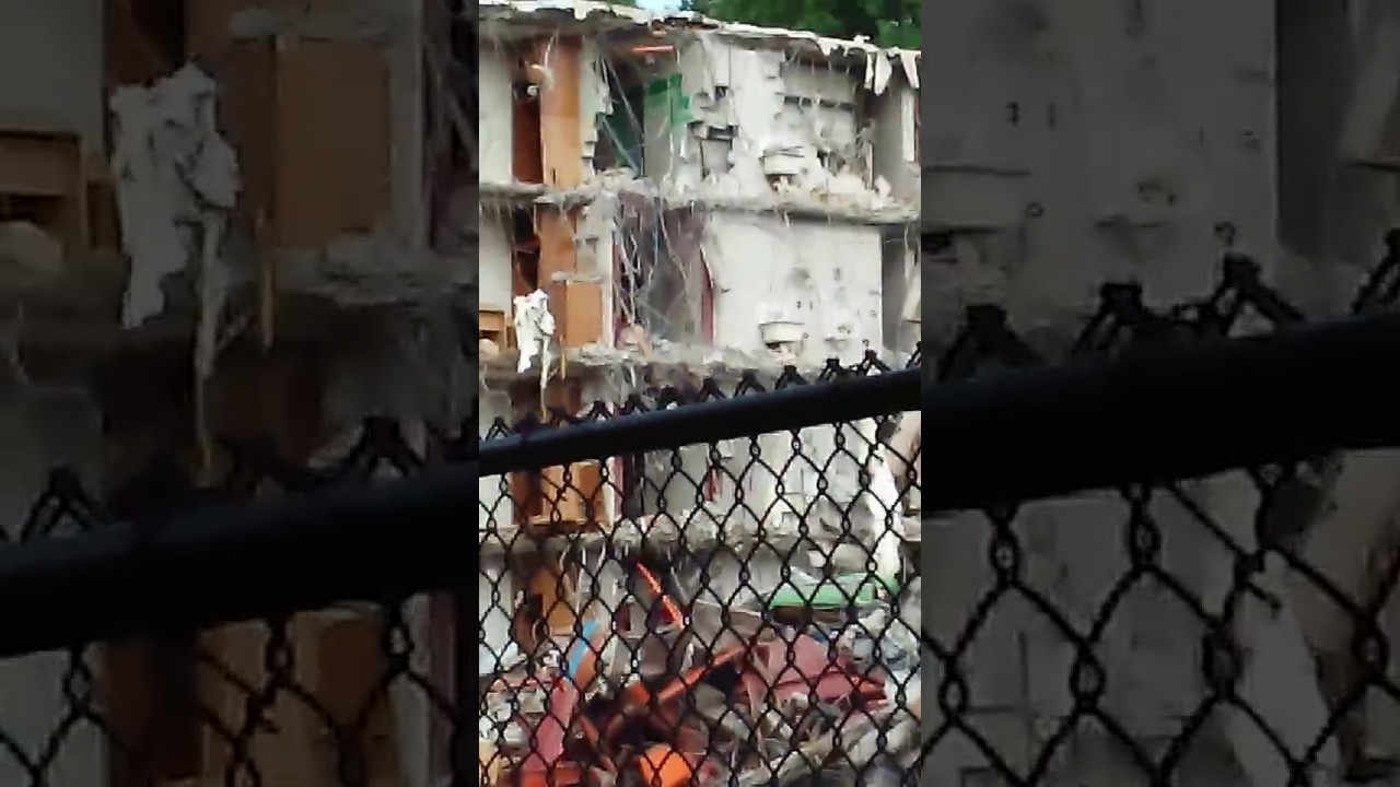 Transylvania Unversity Davis Hall demoslishing..