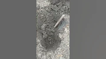 Как копать червей на рыбалку. Супер метод.