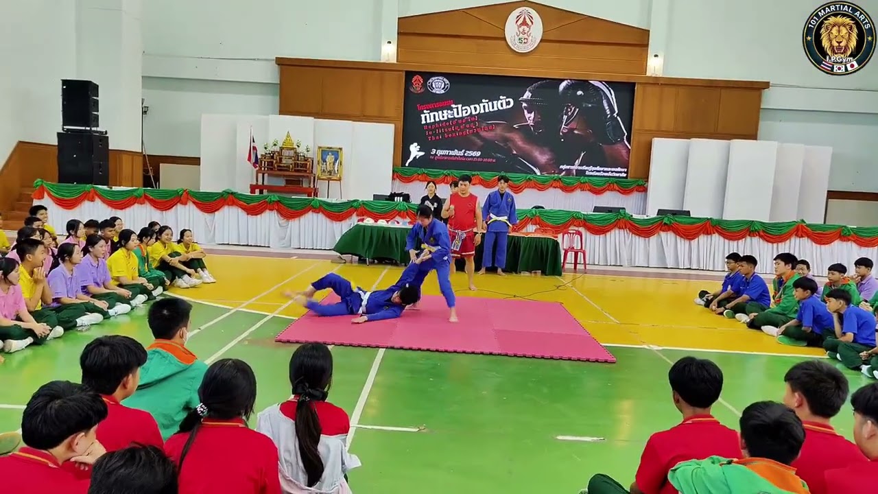 อบรมให้ความรู้ศิลปะการต่อสู้เยาวชนโรงเรียนร้อยเอ็ดวิทยาลัย.