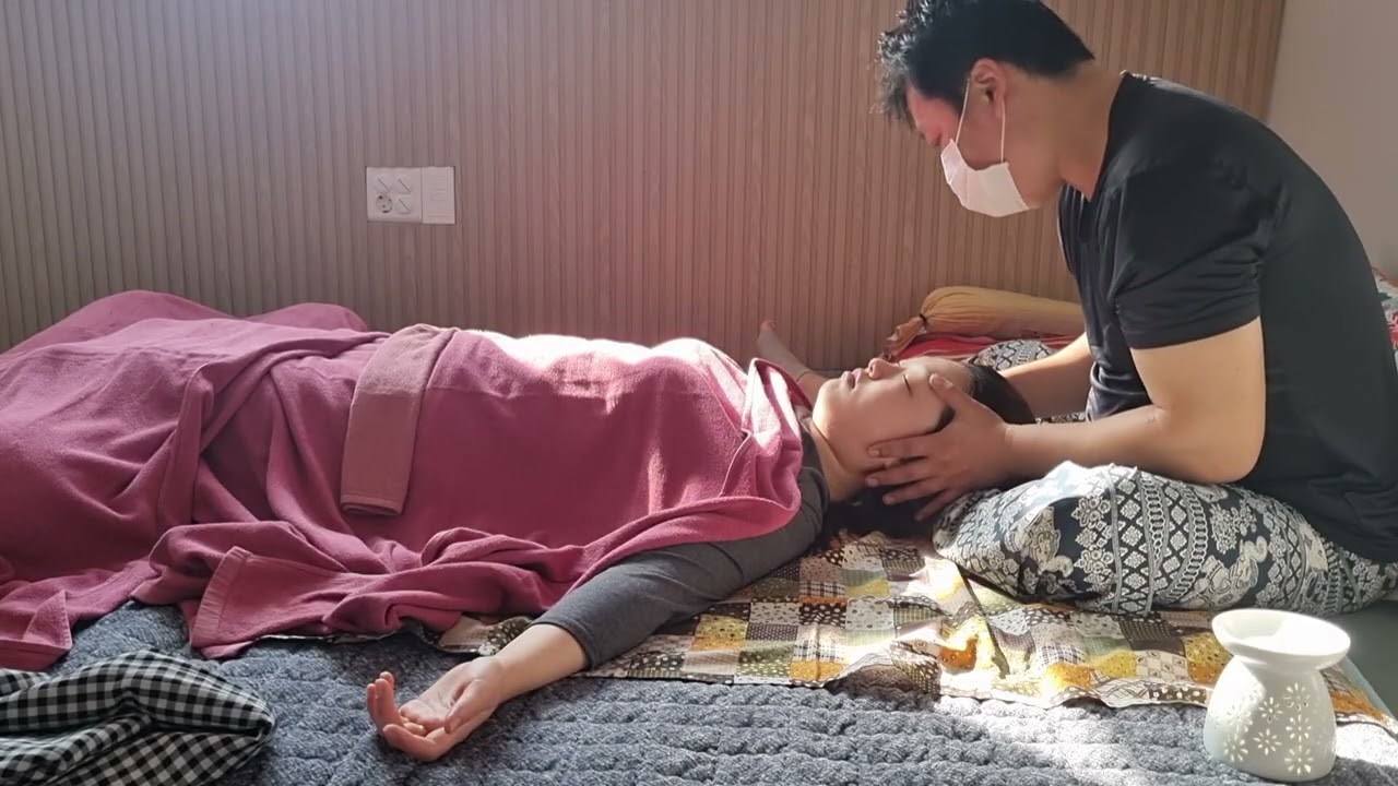 PA KHWA MA THERAPY (Neck & shoulder) 3.