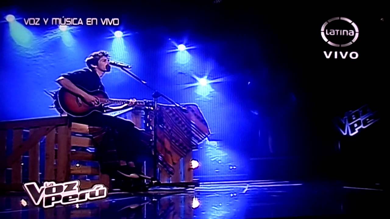 DANIEL LAZO CANTA OJOS AZULES EN LA VOZ PERU YouTube