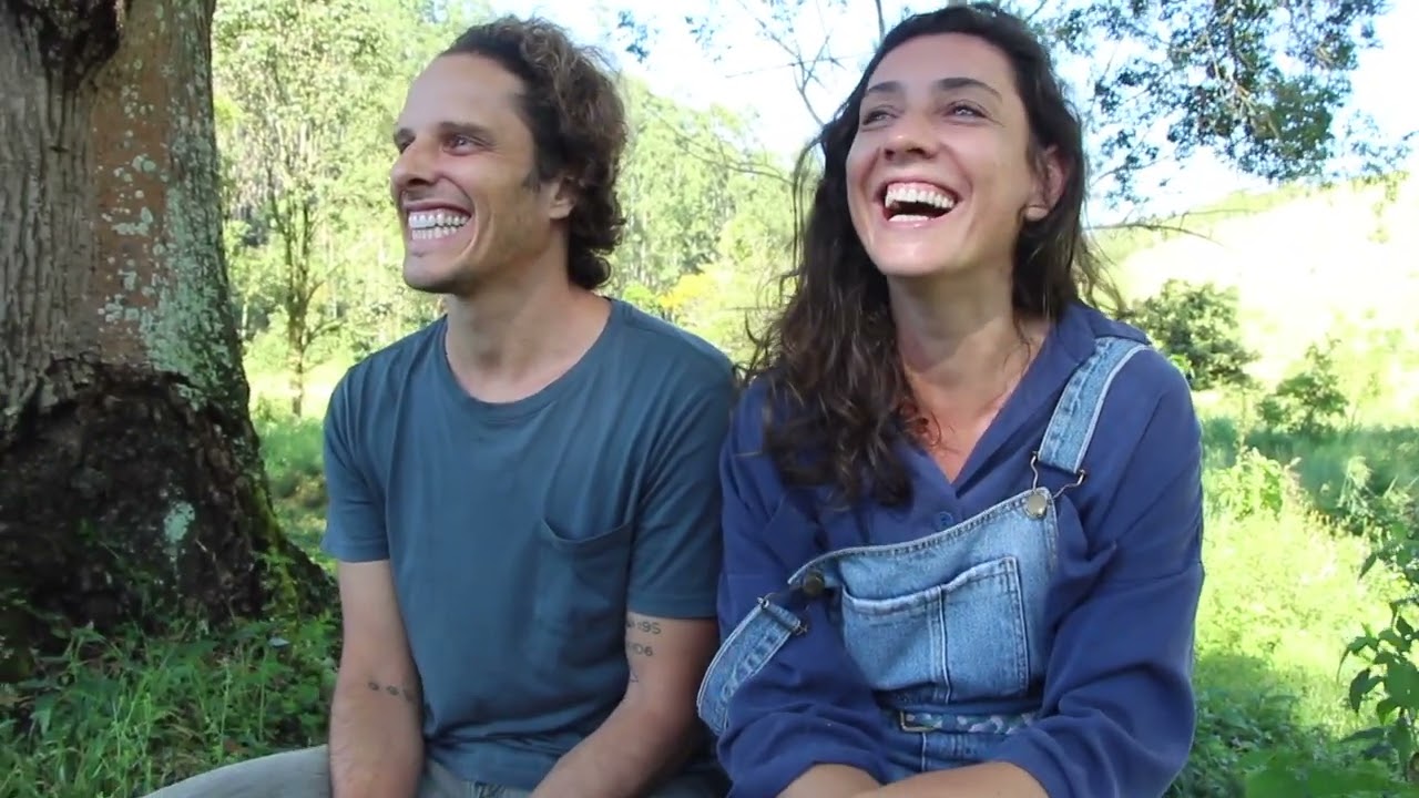 MARIANA E PEDRO DECIDEM SE MUDAR PARA A ROÇA