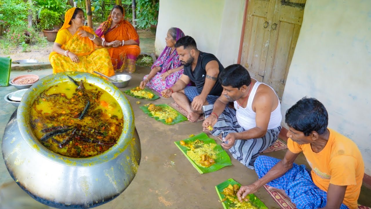 বর্ষার খিচুড়ি সাথে বর্ষার ছোট মাছ ভাজা আমড়ার চাটনি ও চিকেন কষা | Rainy Day Khichuri |