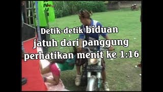 Detik-detik Biduan Jatuh dari Atas Panggung