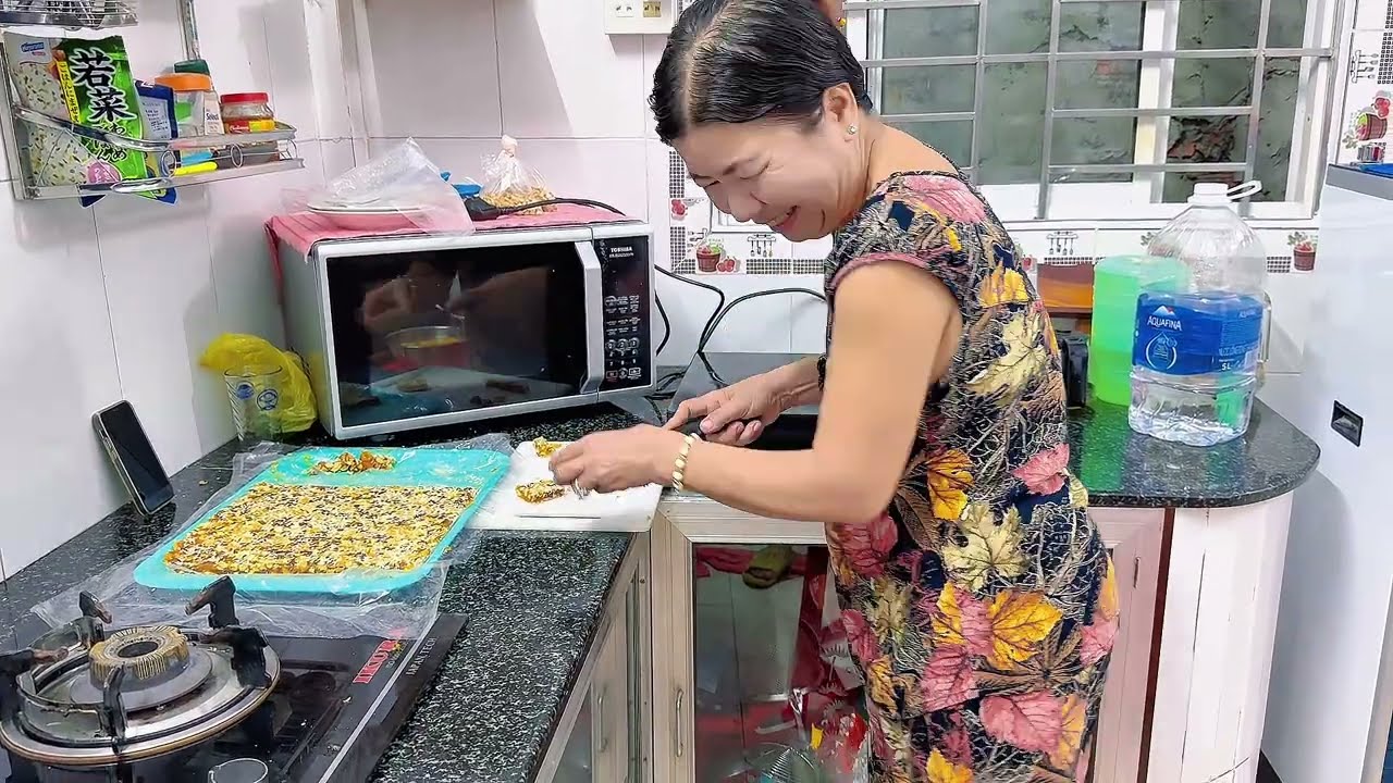 Mẹ khéo tay làm Mứt ai cũng khen ngon, hẹn năm sau sẽ ủng hộ nhiều hơn 