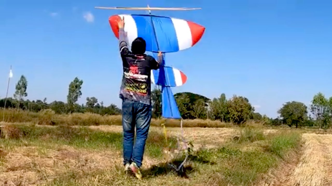 EP.127 ลองว่าวก้านลาน 2 เมตรของพี่อนัน  ขึ้นโชว์งานเเข่งว่าวอำเภอทุ่งศรีอุดม