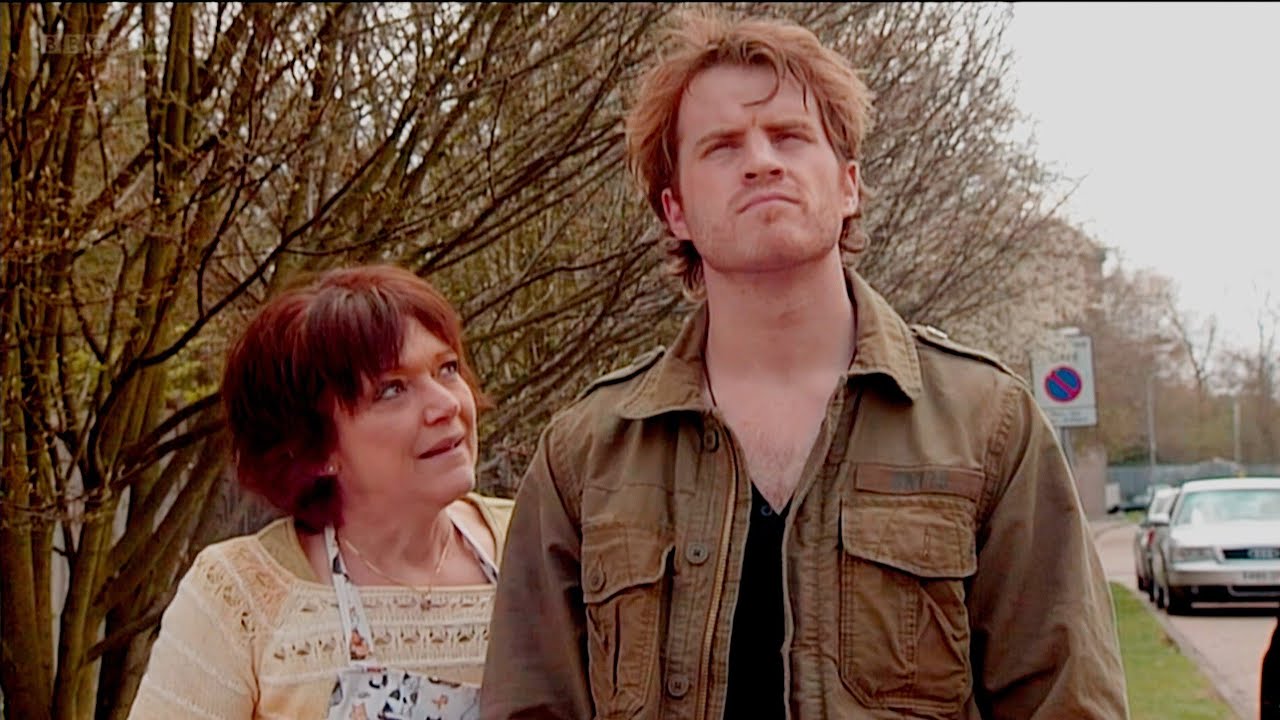 EastEnders - Sean Finds Out That Roxy Is Pregnant (23rd May 2008) Part.2/4