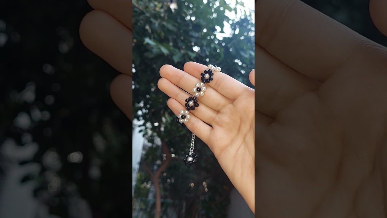 Elegant Black & White Pearl Beaded Bracelet Insta:beads.n.brushes 