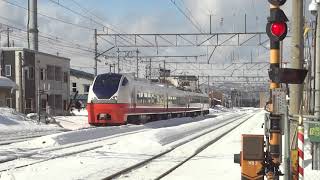 E751系　つがる1号　青森行(電笛2発)