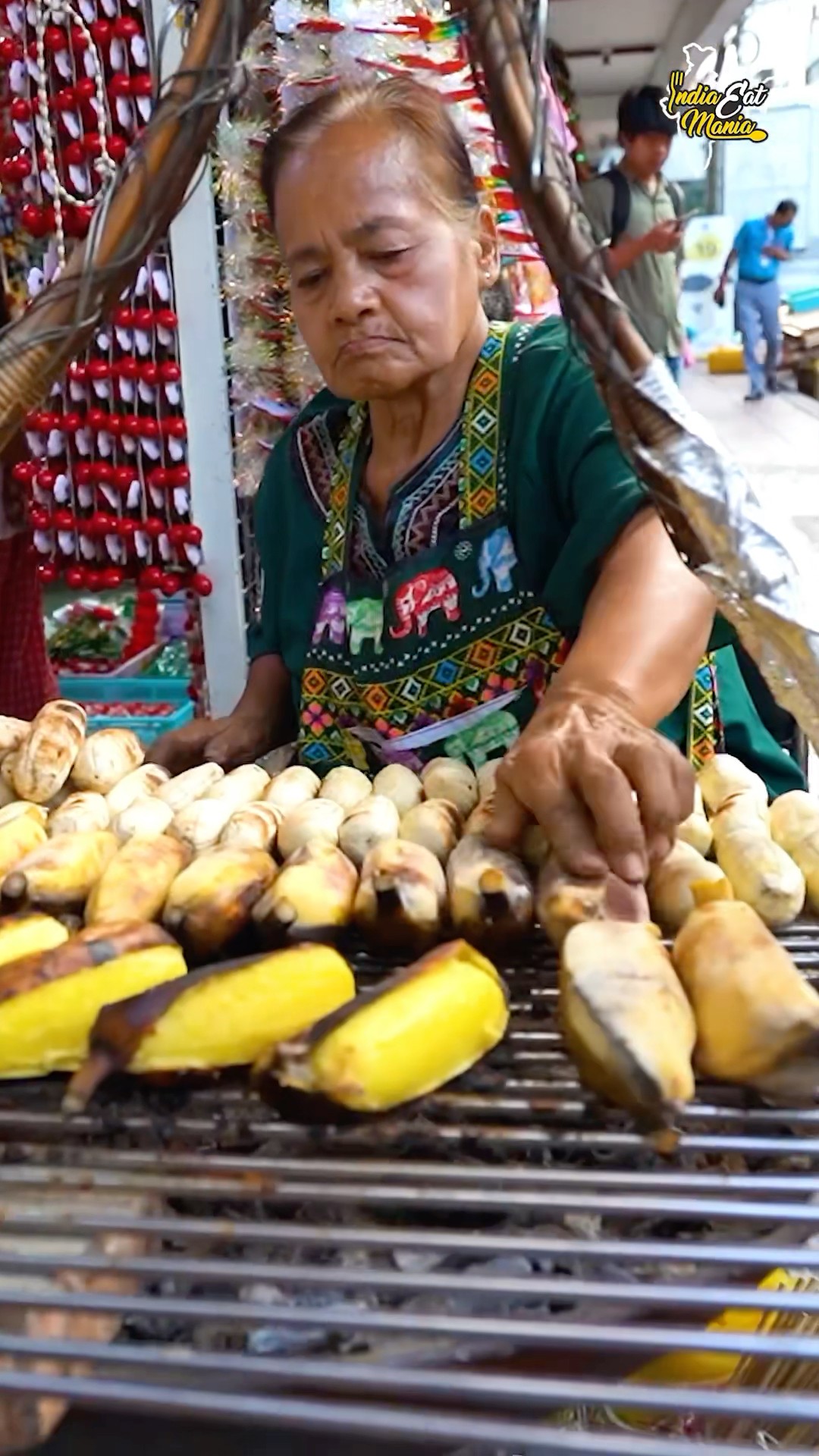 Barbecue Banana Grill Making In Bangkok #thaifood #shorts