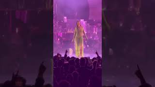 Rihanna performs &quot;Birthday Cake&quot; in India