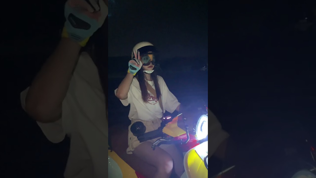 Japanese retro style simple small helmet girl electric car helmet