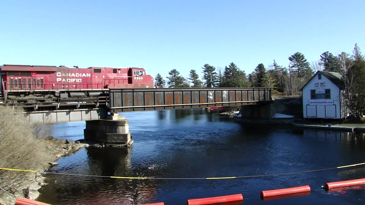 CP 8860 in Bala (27MAR2011)