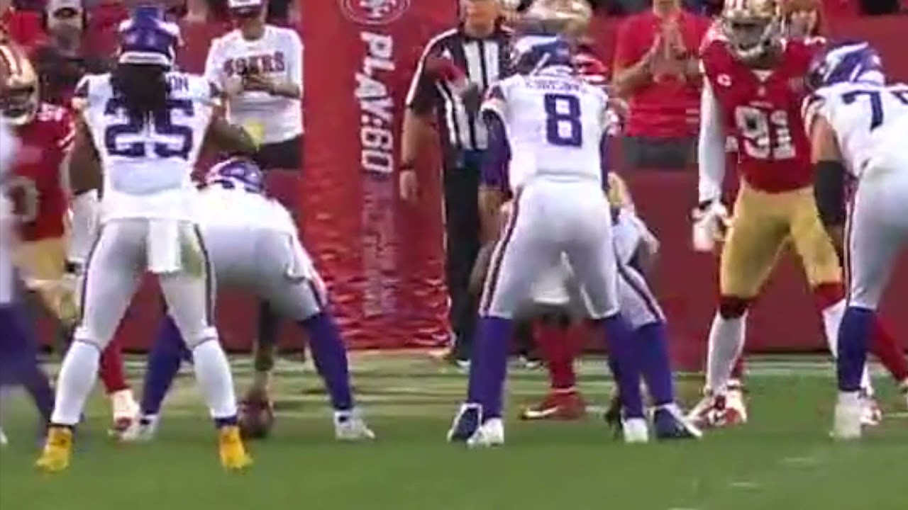 Kirk Cousins lines up behind wrong lineman tries to takes snap from guard
