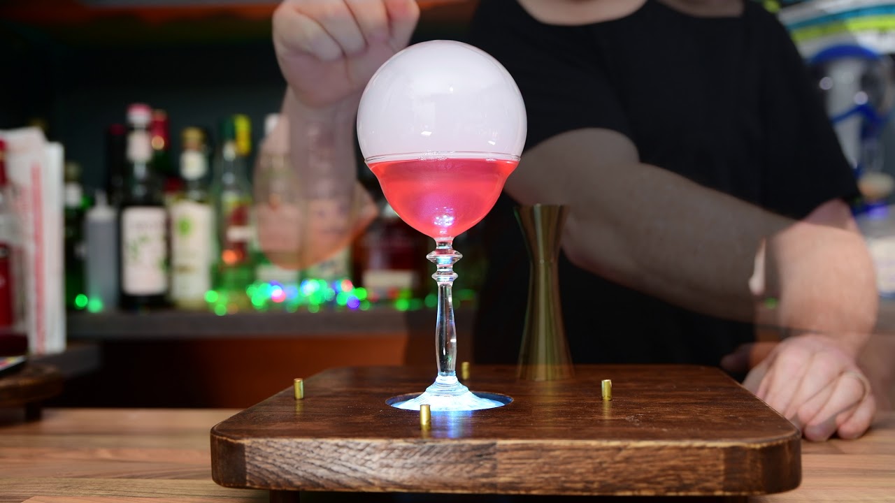 How and Why Bartenders Use a Flavour Blaster to Make Drinks