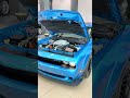 Dodge Challenger acelerando Forte