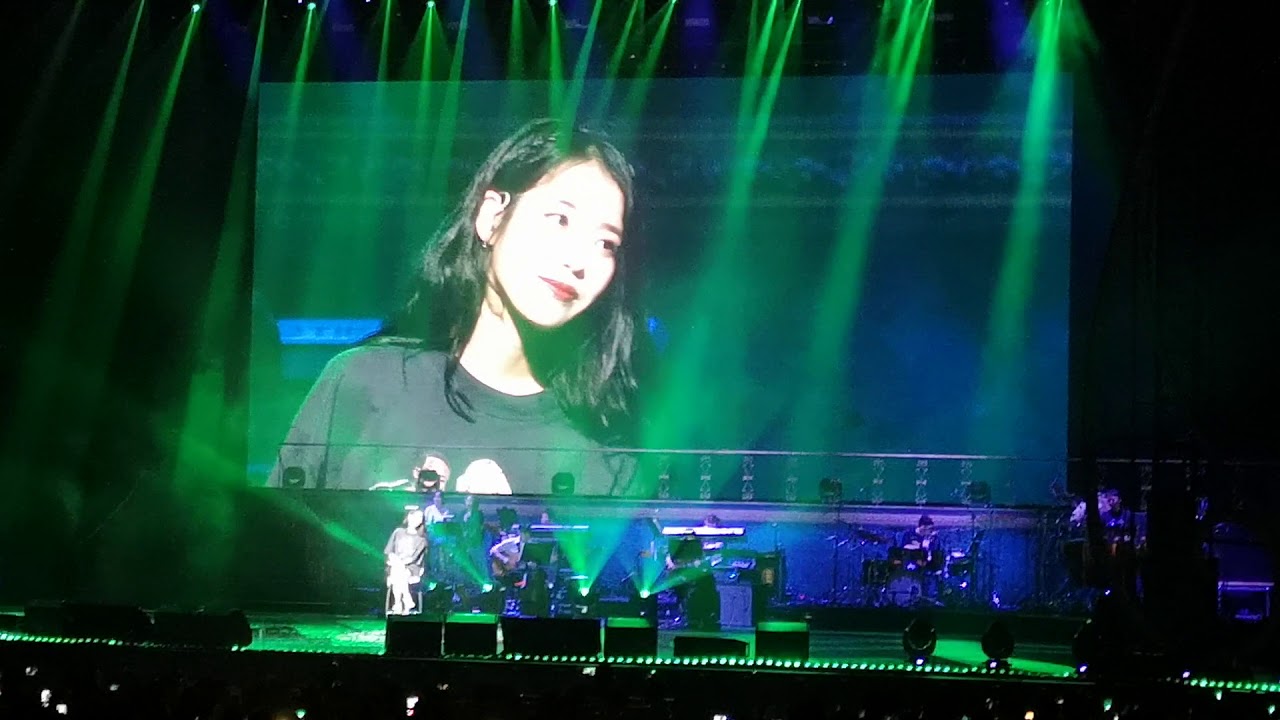 IU 10th Anniversary Concert in Singapore 15.12.18 - YouTube