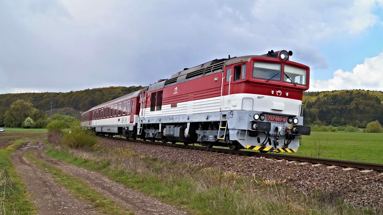 Vlaky Slovensko - Okuliarnik 757.007 Bond na hornej Nitre
