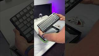 Keyboard with a SCREEN?! 🔥 #keyboard #gaming #aulaf75max #gamingkeyboard #mechanicalkeyboard