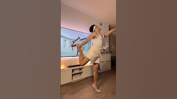 Revolving door - Tate McRae (Dance Cover) #tatemcrae #revolvingdoor