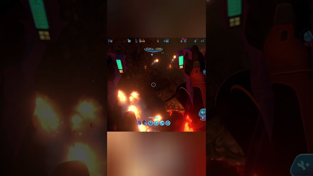 Surprise attack of the Sea dragon in subnautica 