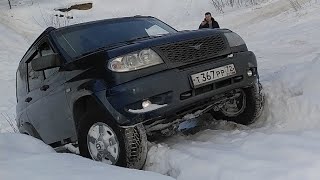 УАЗ Патриот дизель на блокировках по снежным горкам