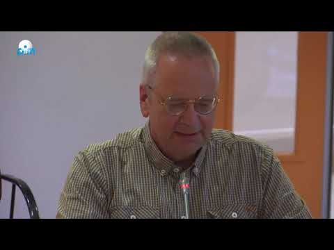 Petitie 'Waterland tegen uitbreiding windmolens' aan gemeenteraad overhandigd