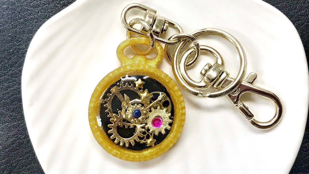 Uvレジン 100均 初めて懐中時計を作ってみました ダイソーの新モールドを使って 初心者 Resin Pocket Watch Youtube