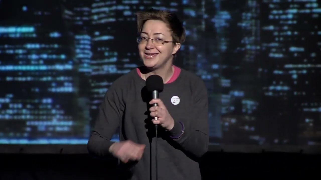 MARINA ORSAG-NAJBOLJI STAND UP NASTUP IKADA-BONUS STAND UP VETERANKA VESNA BEJBI IZ MAKEDONIJE