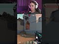 Профессионально учу выигрывать клатчи #shorts #valorant | twitch.tv/neononly