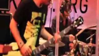 Bomba Estéreo - Raza