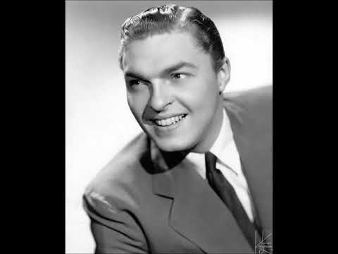 Bob Eberly — Bob Eberly with Carmen Cavallaro (piano) – Come Closer to Me (Acércate Más), 1946